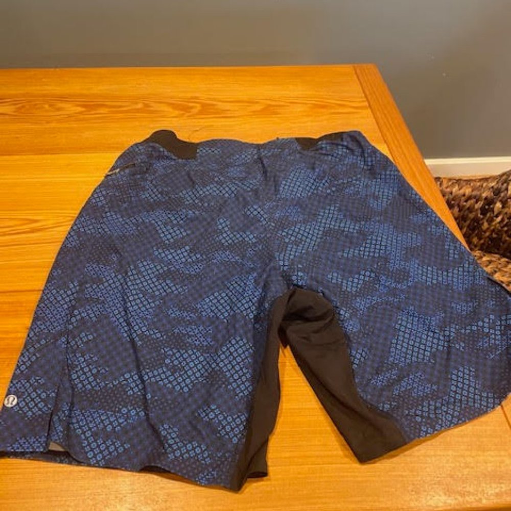 Lululemon Workout Shorts Size L